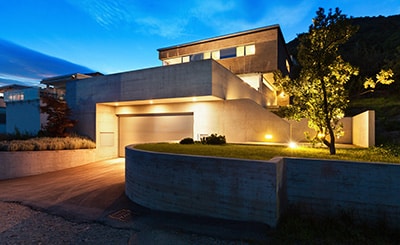 Architektenhaus mit Außenbeleuchtung